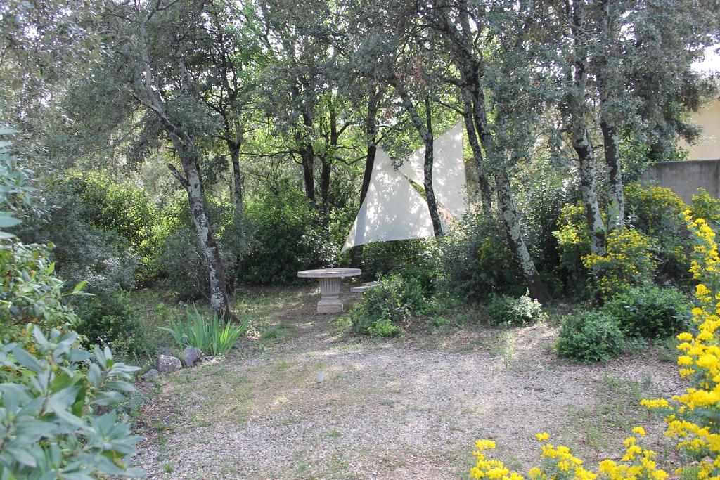 A L'Est D'Uzes Villa Saint-Siffret Buitenkant foto
